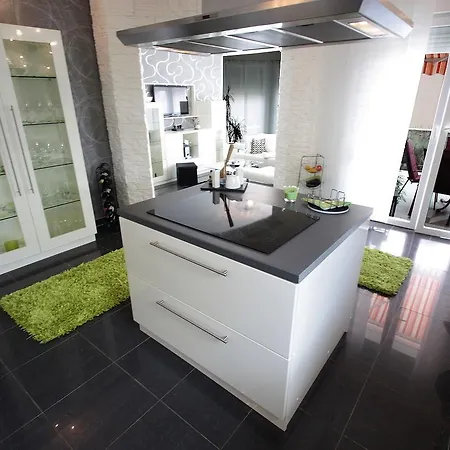 Apartment Vanesa 2 *