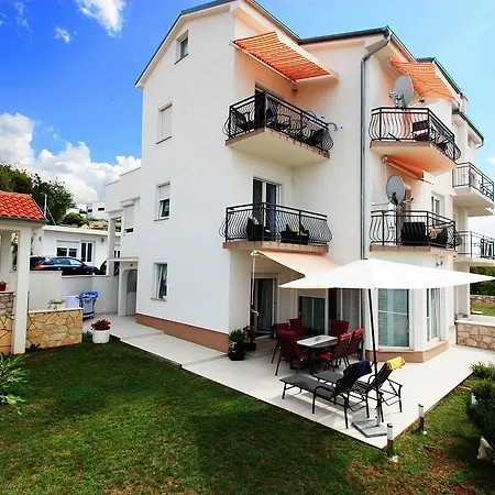 Apartment Vanesa 2 *