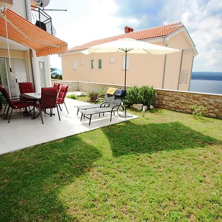 Vanesa 2 Apartment *